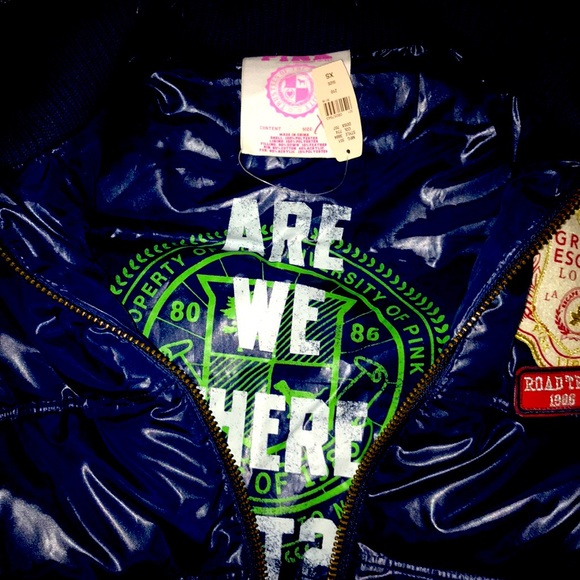 Victoria’s Secret Pink Vintage Puffer Vest with a Detachable Furlined Hood BNWT - Picture 2 of 3